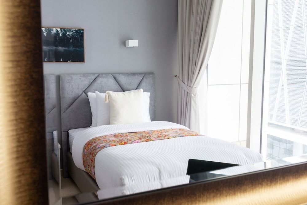 undefined Superb & Homey 3BR Apartment In Downtown Dubai 9