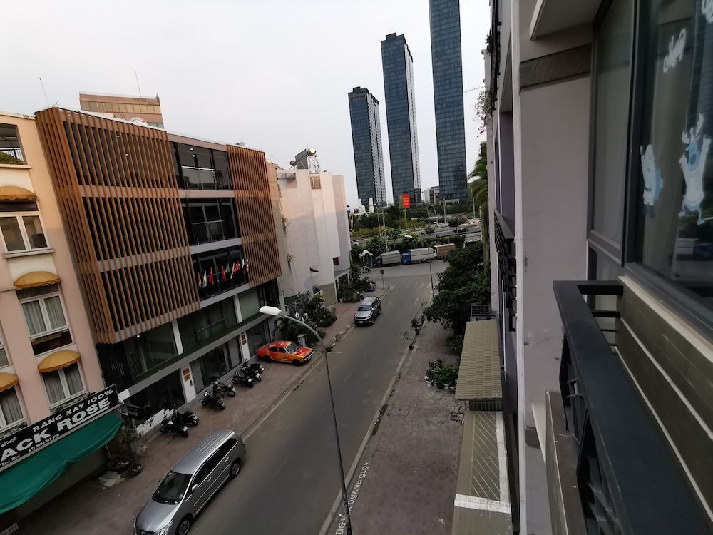 IHome NNP Superior Studio 13