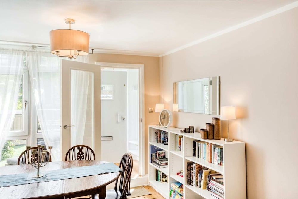 Homely 4 Bedroom House in Brixton House (4 Bedrooms) 23