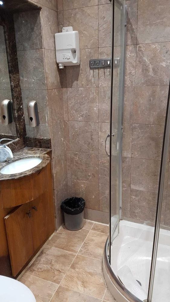 MSK Superior Deluxe Studio, Private Bathroom 15