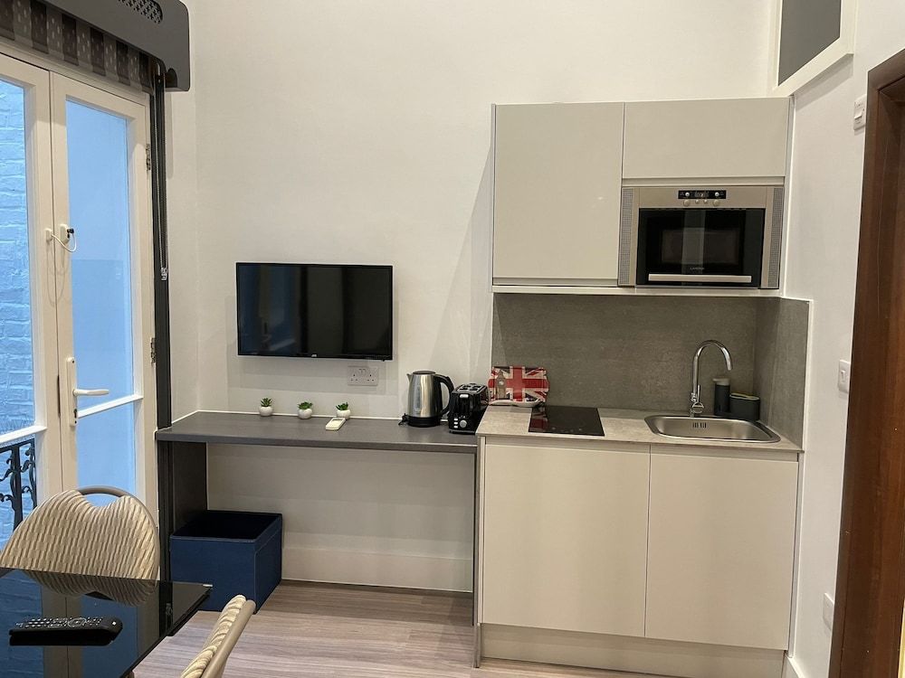 MSK Superior Standard Quadruple Room, Private Bathroom (Apartment) 8