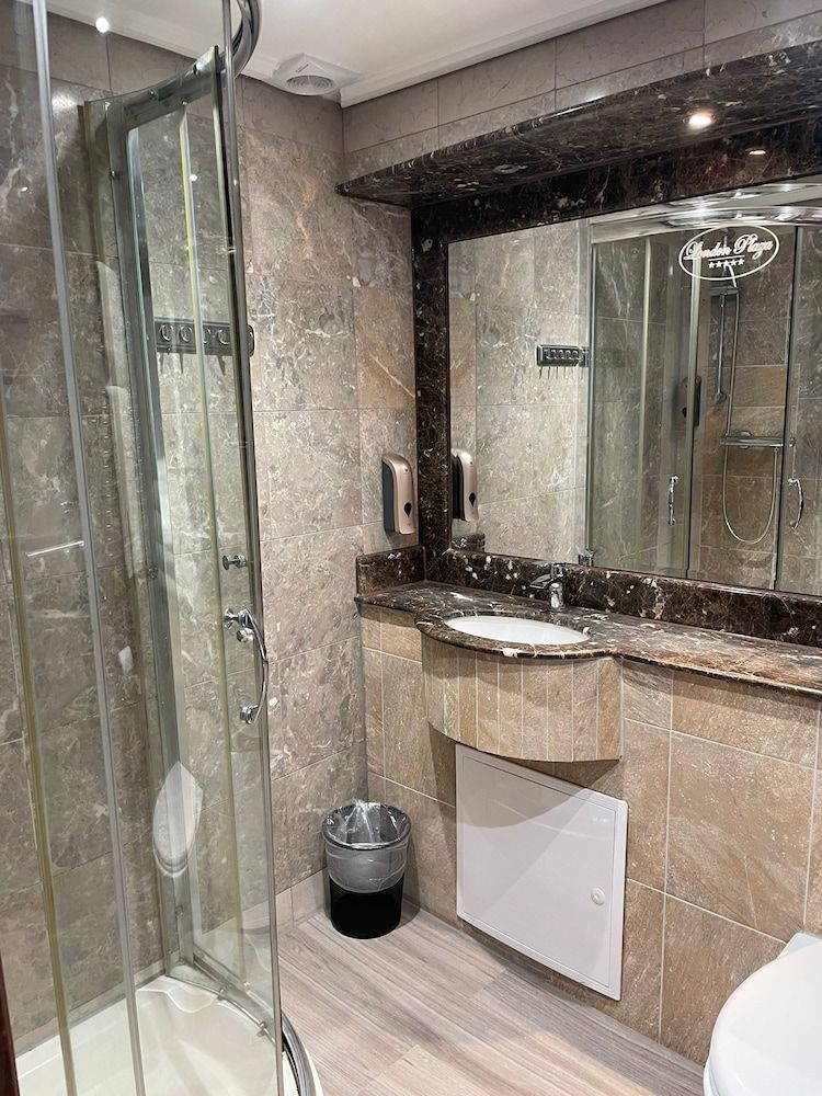 MSK Superior Standard Quadruple Room, Private Bathroom (Apartment) 7