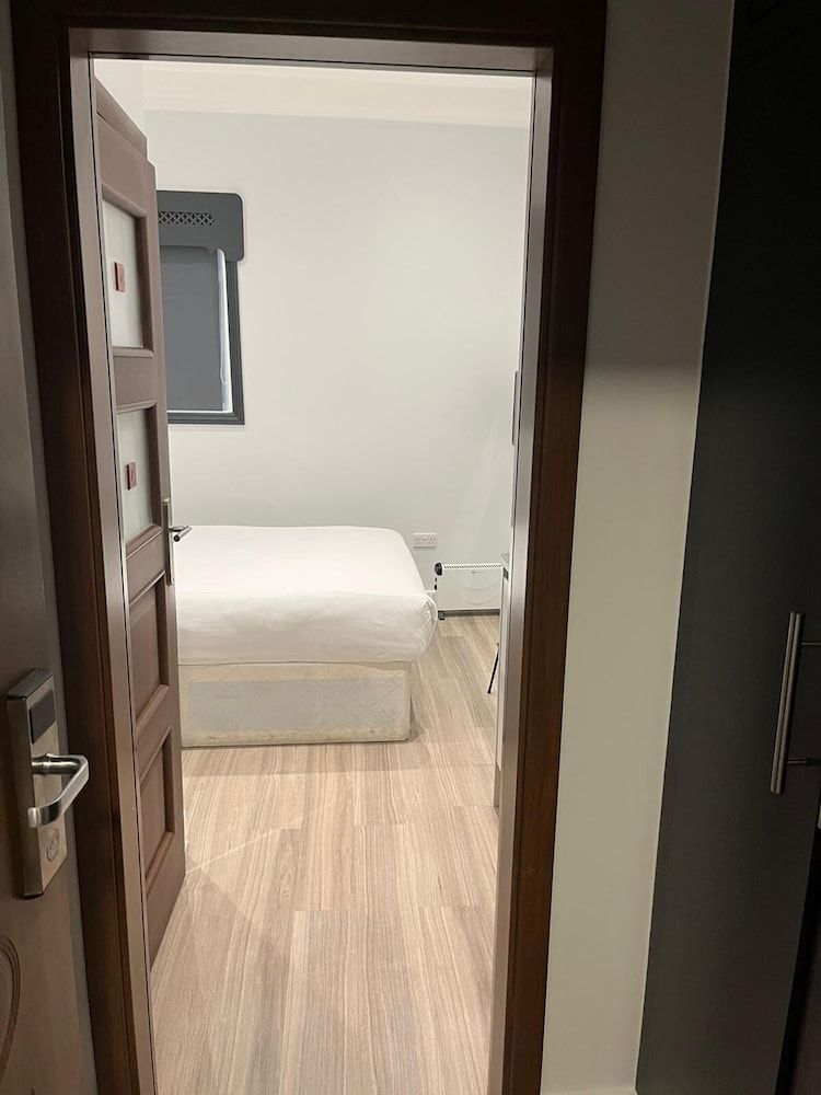 MSK Superior Deluxe Studio, Private Bathroom 19