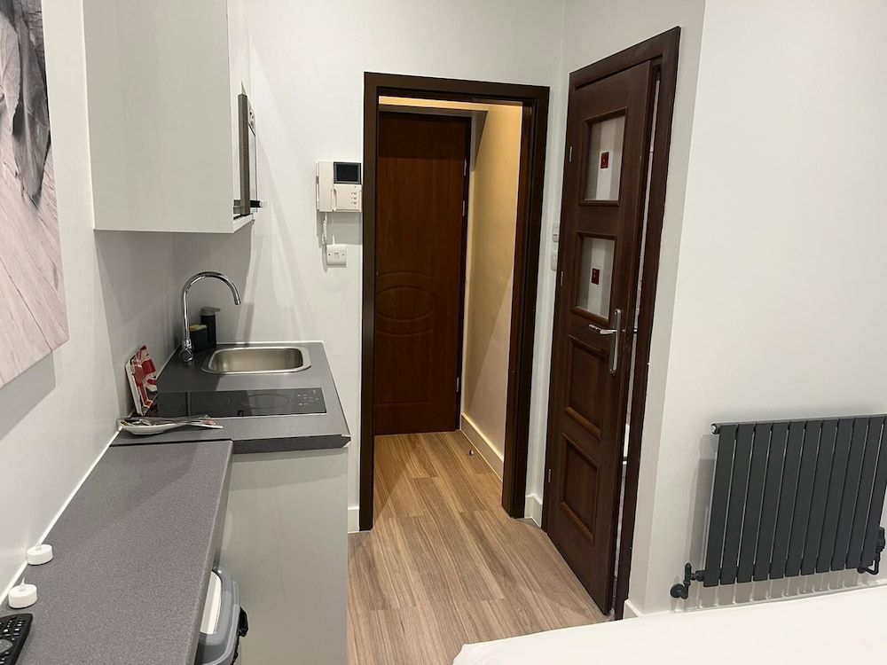 MSK Superior Deluxe Studio, Private Bathroom 20