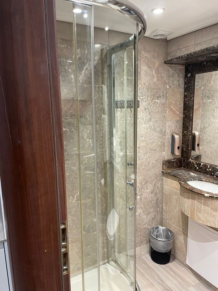 MSK Superior Standard Quadruple Room, Private Bathroom (Apartment) 5