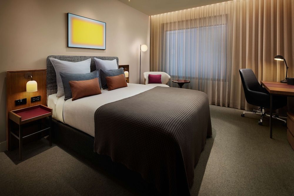Room, 1 Queen Bed (Next Queen)
