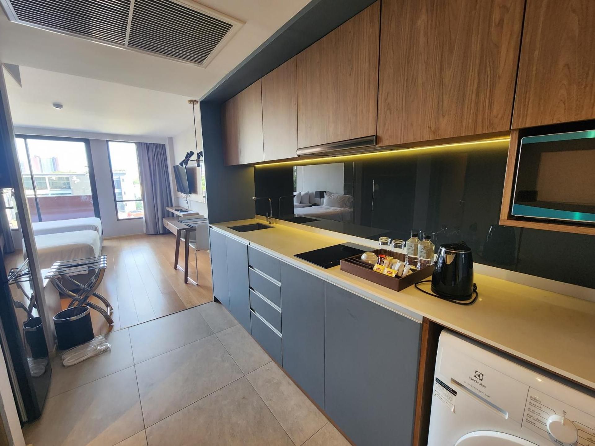 Executive Twin Studio