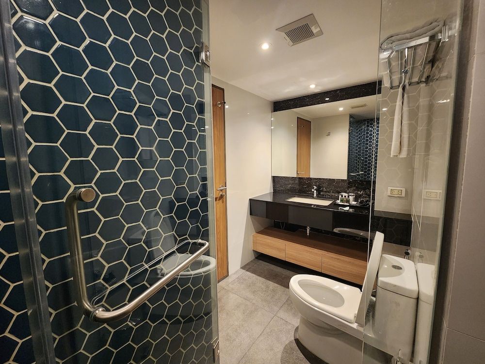 Montana Hotel & Residence Executive Studio, 2 Twin Beds, Kitchenette 2