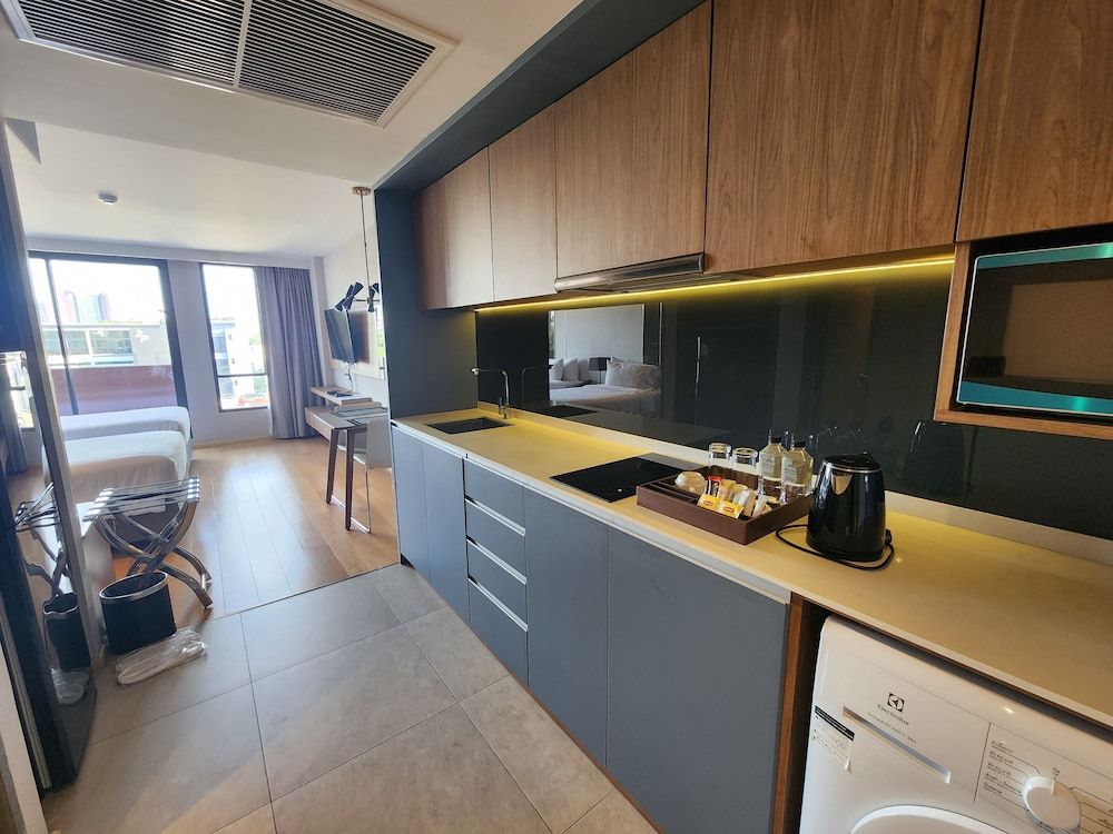 Montana Hotel & Residence Executive Studio, 2 Twin Beds, Kitchenette 3