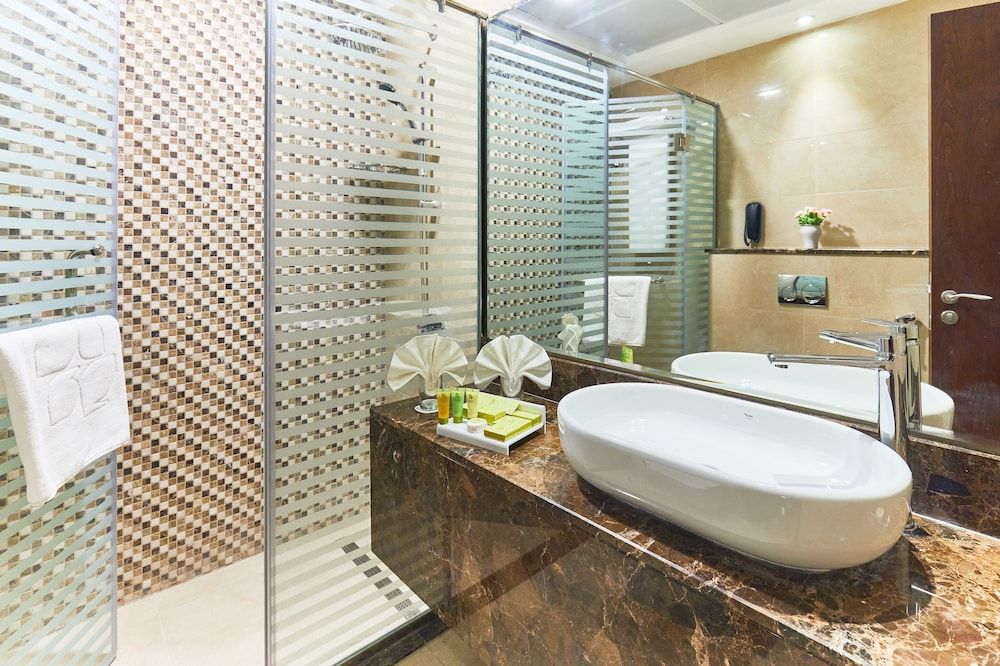 Rose Plaza Hotel Al Barsha Classic King Room 8