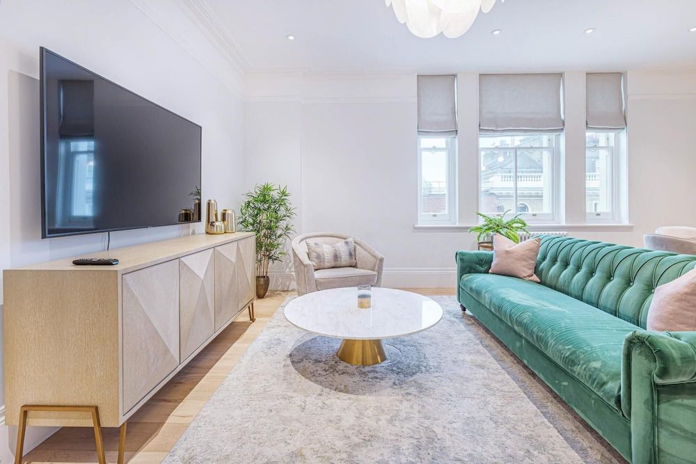 Royal Kensington - Standard 3 bed Apartment 14