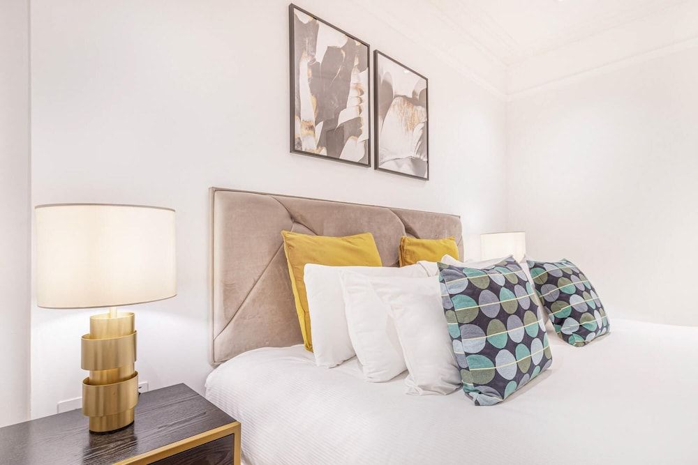 Royal Kensington - Standard 3 bed Apartment 15