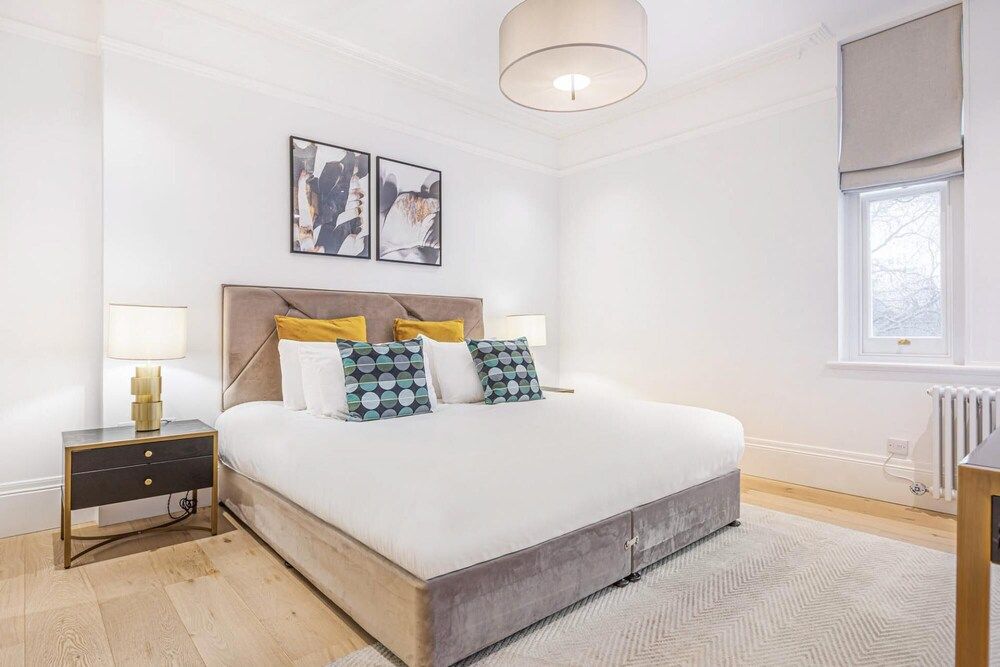 Royal Kensington - Standard 3 bed Apartment 10