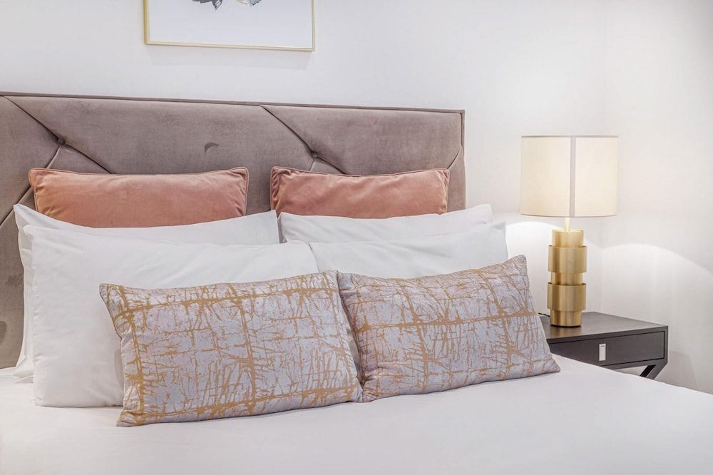 Royal Kensington - Standard 3 bed Apartment 17