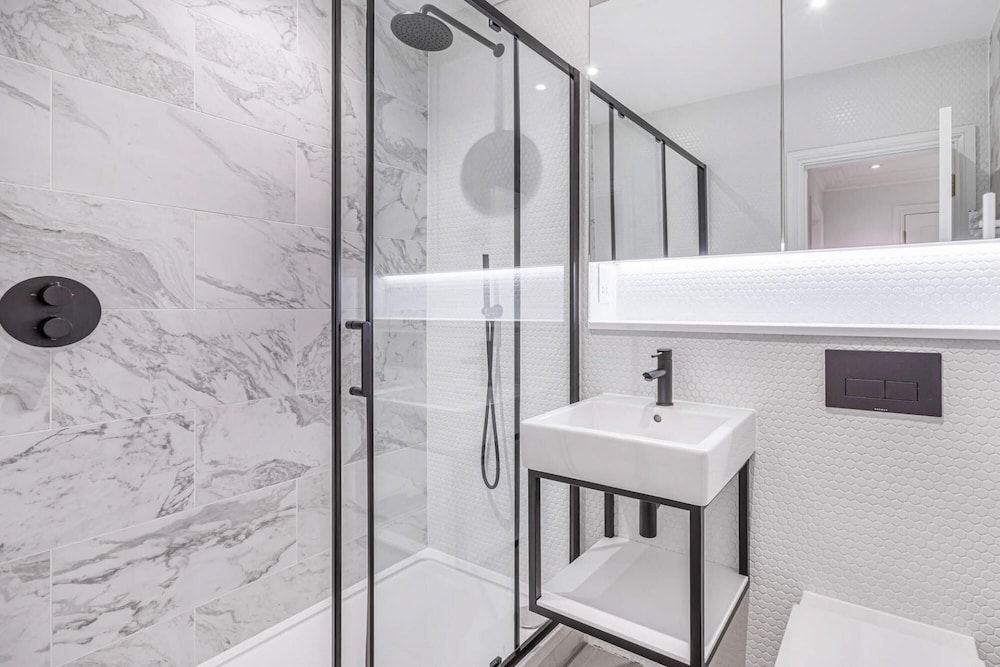 Royal Kensington - Standard 3 bed Apartment 20