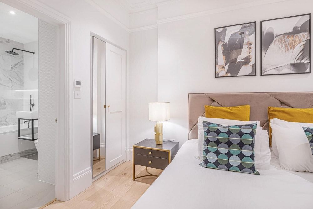 undefined Royal Kensington - Standard 3 bed 4