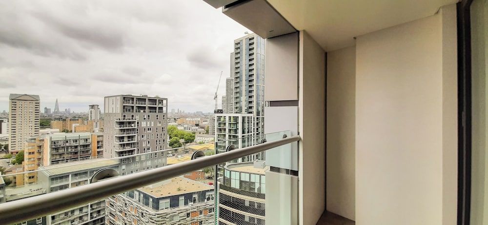 undefined MySquare Apartments Canary Wharf 8