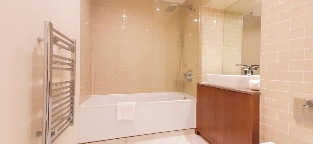 undefined MySquare Apartments Canary Wharf 9