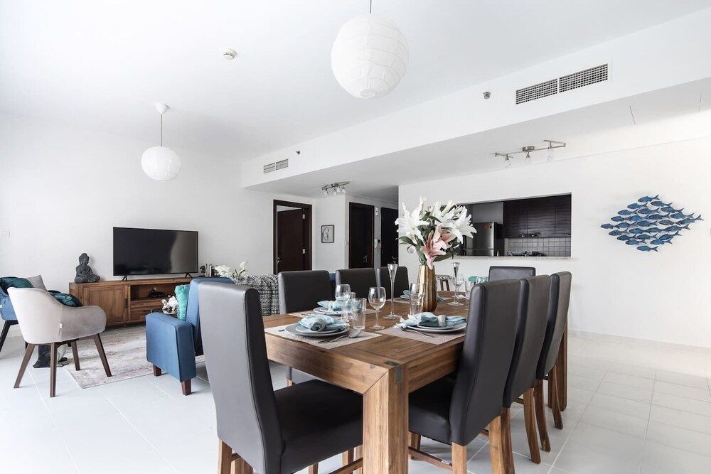 undefined Astounding Marina Views in This Elegant 3br! 7