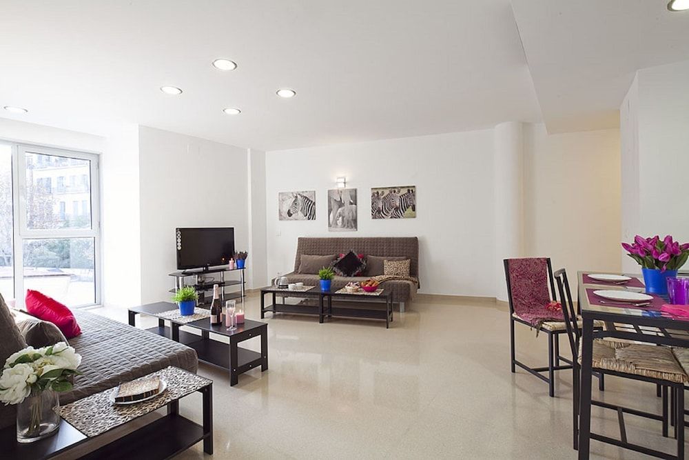 Charmsuites Nou Rambla Apartment, 2 Bedrooms (4 Personas) 12