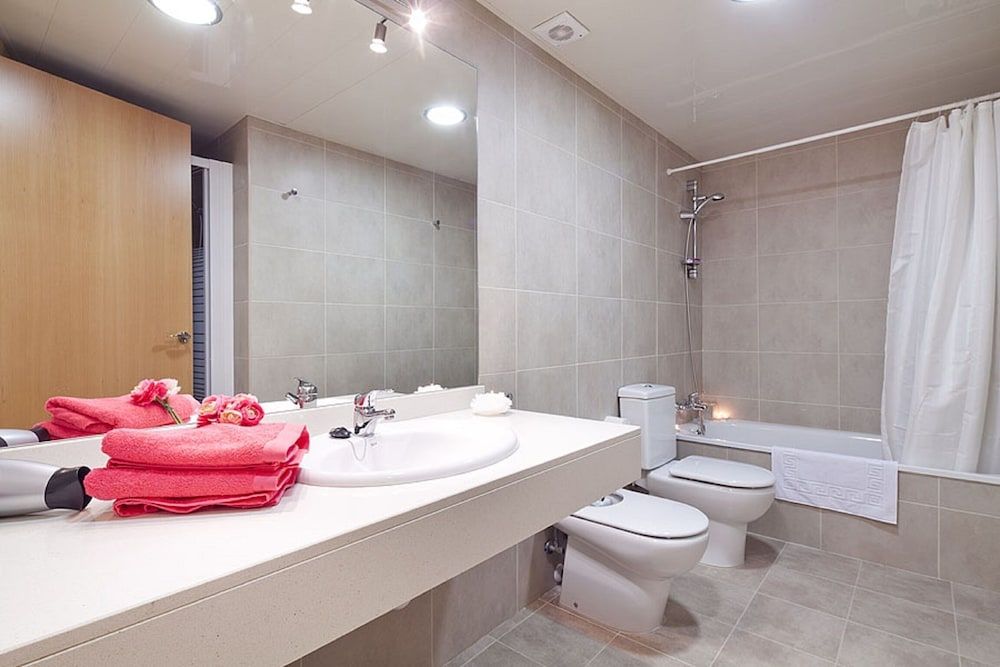 Charmsuites Nou Rambla Apartment, 2 Bedrooms (4 Personas) 9