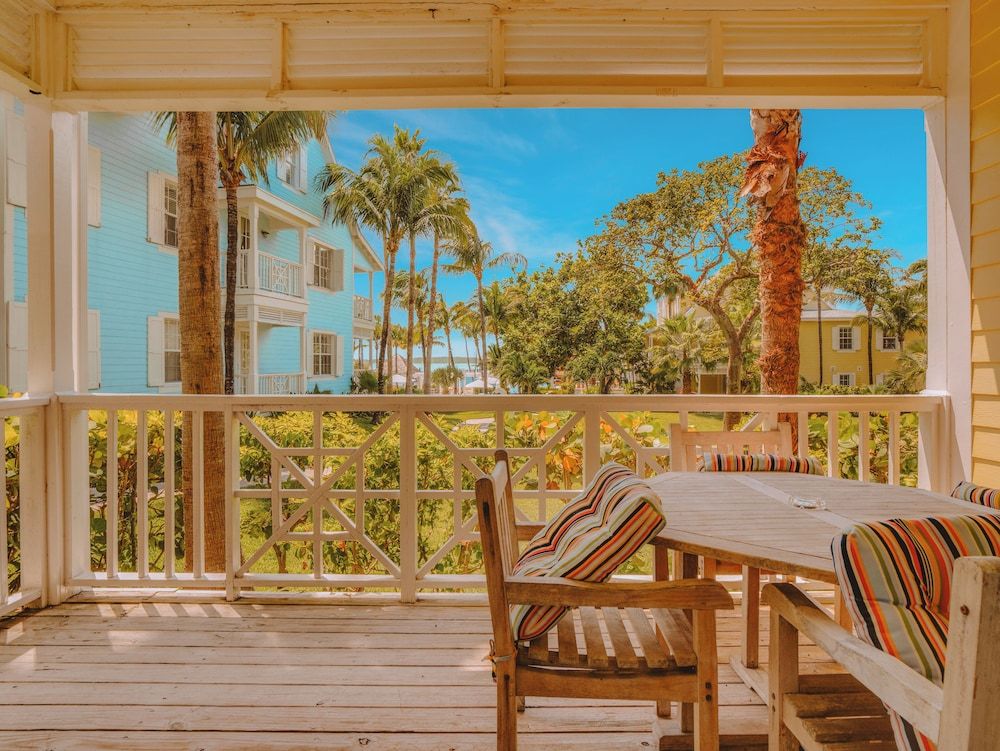 Valentines Resort & Marina Luxury Junior Suite 3