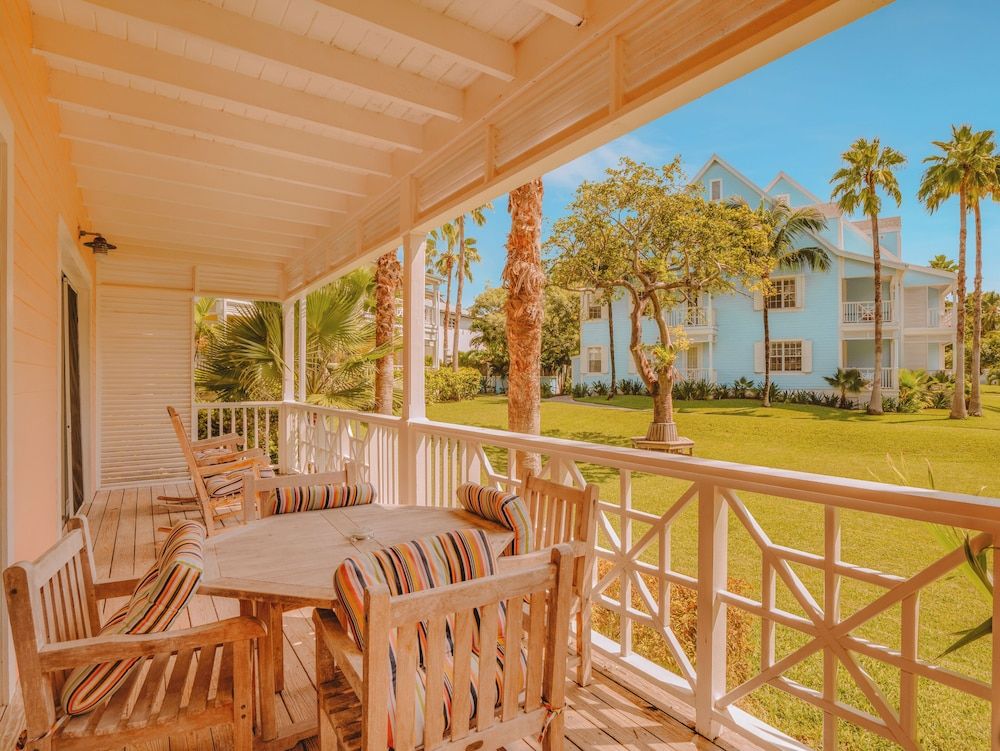 Valentines Resort & Marina Luxury Two Bedroom Villa with 2 Kings 4