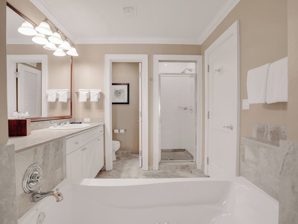 Valentines Resort & Marina Luxury Junior Suite 7