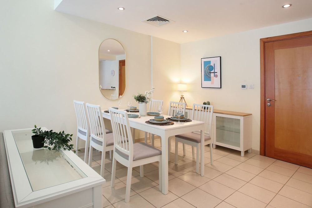 undefined The Greens 7