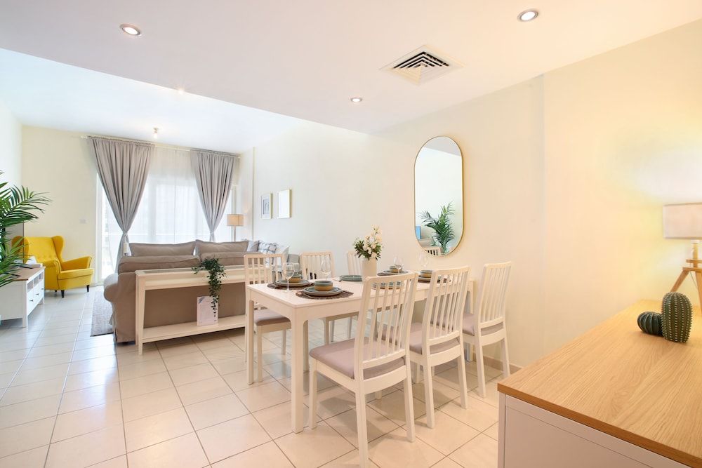 The Greens Luxury Apartment, 1 King Bed with Sofa bed, Balcony, Pool View 14