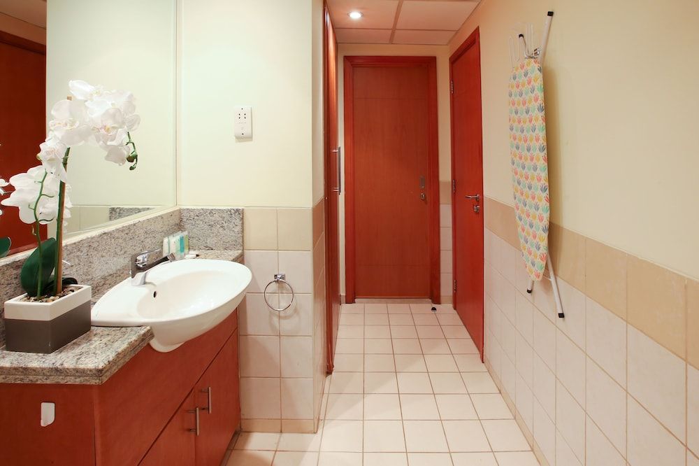 The Greens Luxury Apartment, 1 King Bed with Sofa bed, Balcony, Pool View 18