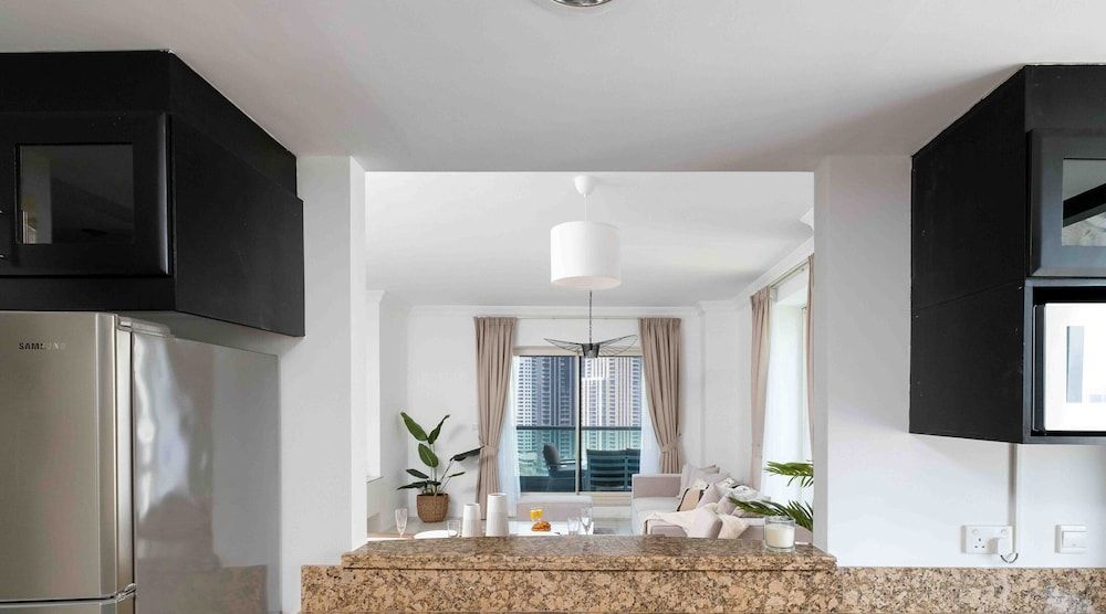 LUX - Ultimate Marina View Deluxe Suite