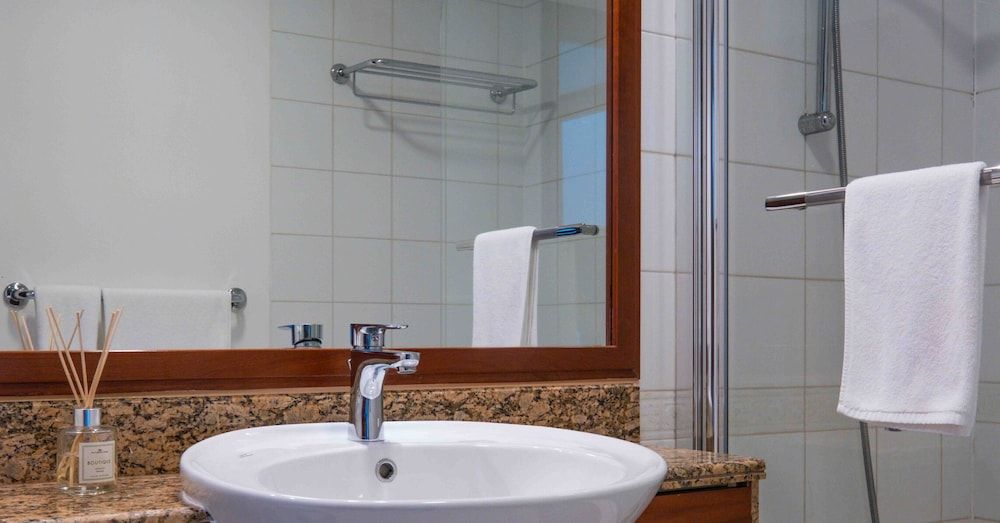 LUX - Ultimate Marina View Deluxe Suite