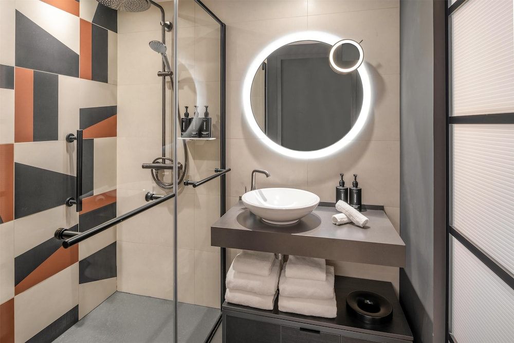 Canopy by Hilton Paris Eiffel Tower Twin Room, 2 Twin Beds 4