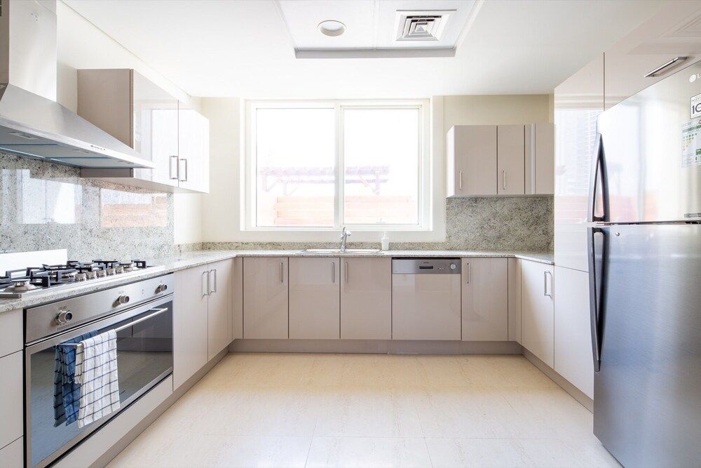 undefined Impressive 2BR Loft W/ Study In Downtown Dubai 10