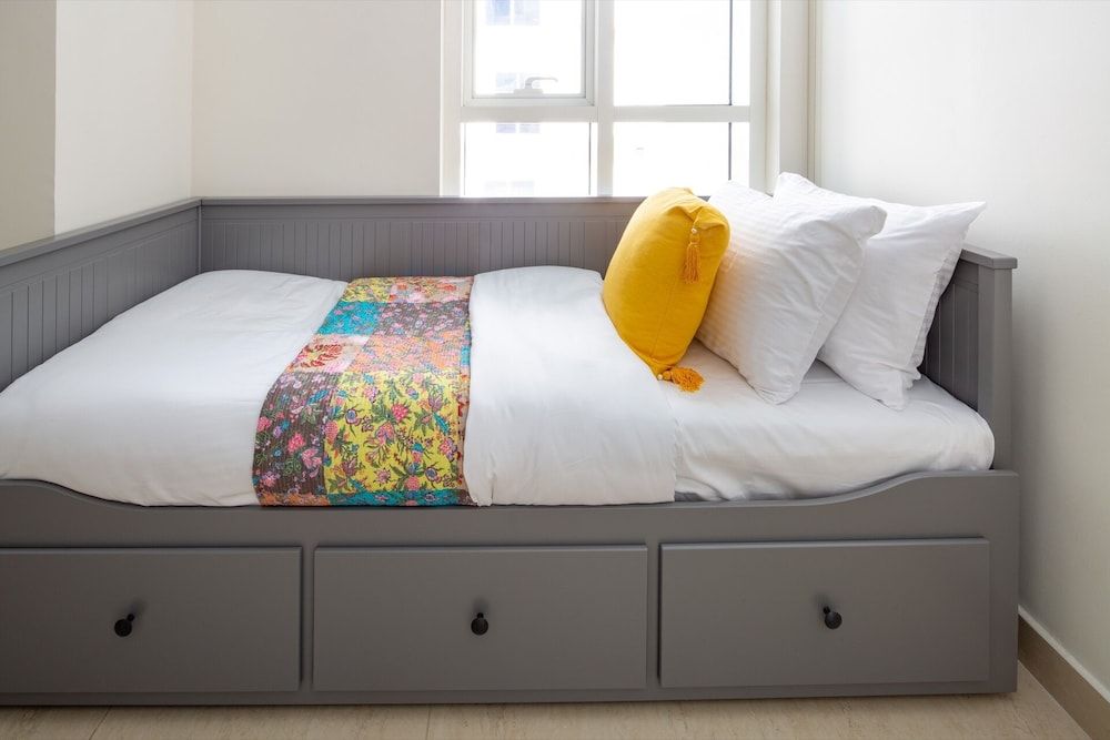 undefined Impressive 2BR Loft W/ Study In Downtown Dubai 8