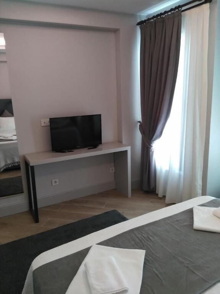 Konak Bella 3 Standard Room, 1 Queen Bed, Non Smoking, Garden View 4