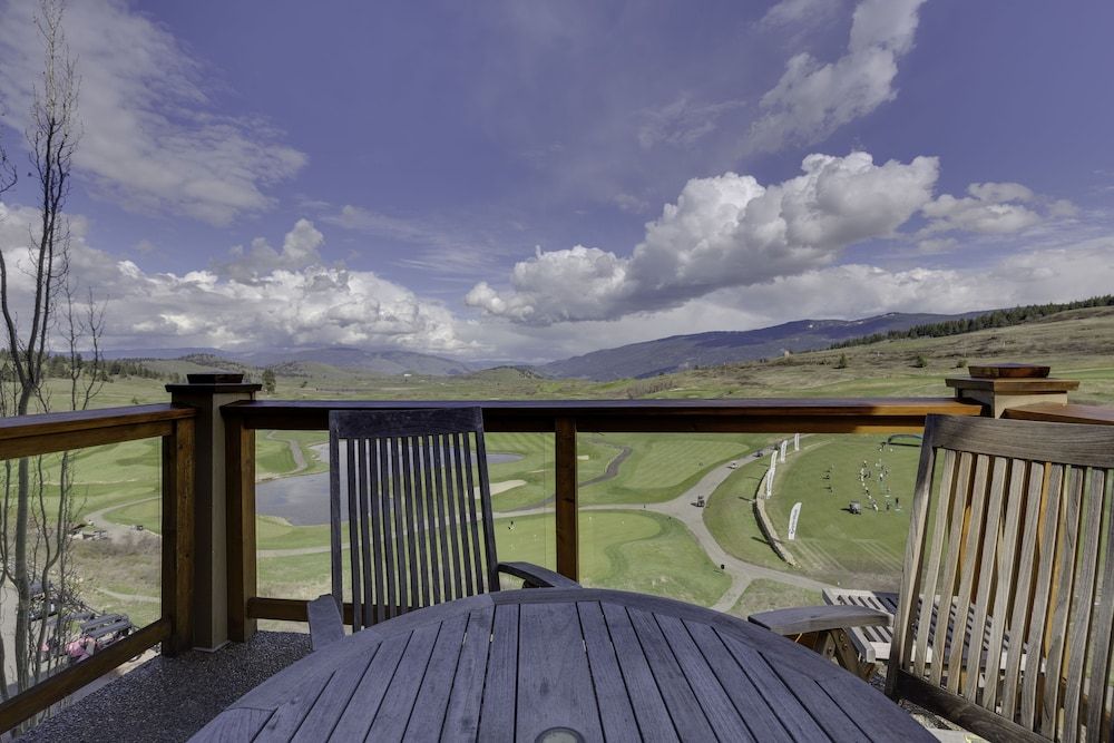 Lodge 1 Bedroom With King Bed