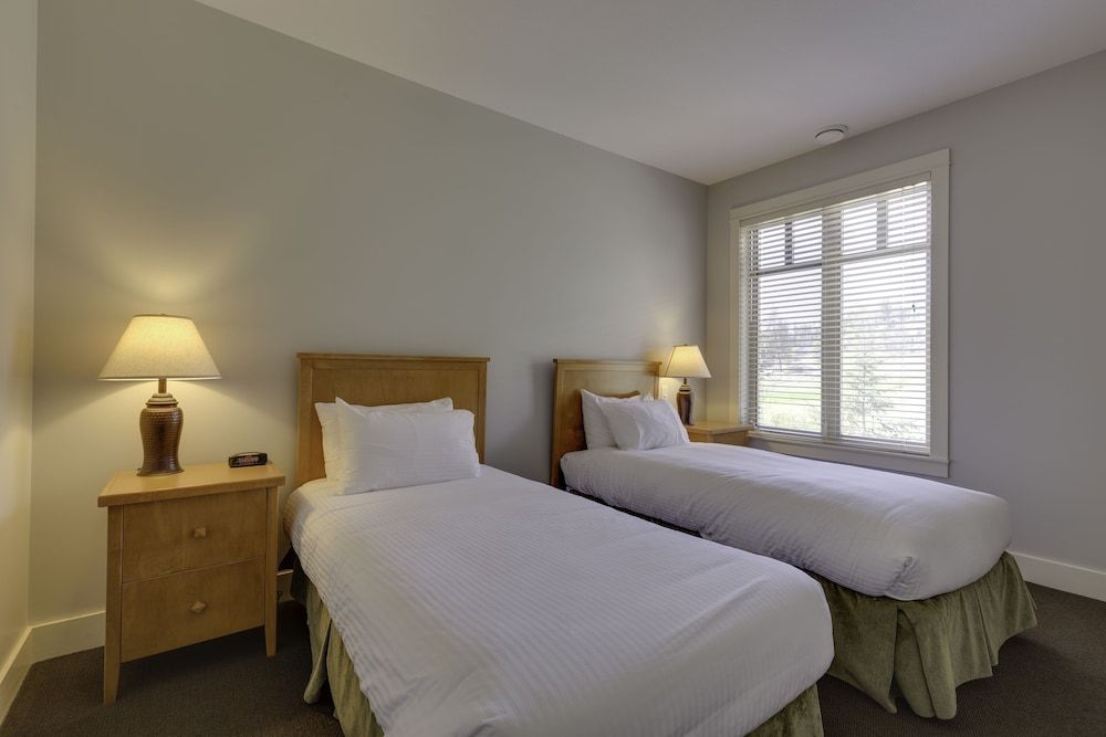 Peregrine 2 Bedroom Cottage with King and 2 Twin Beds