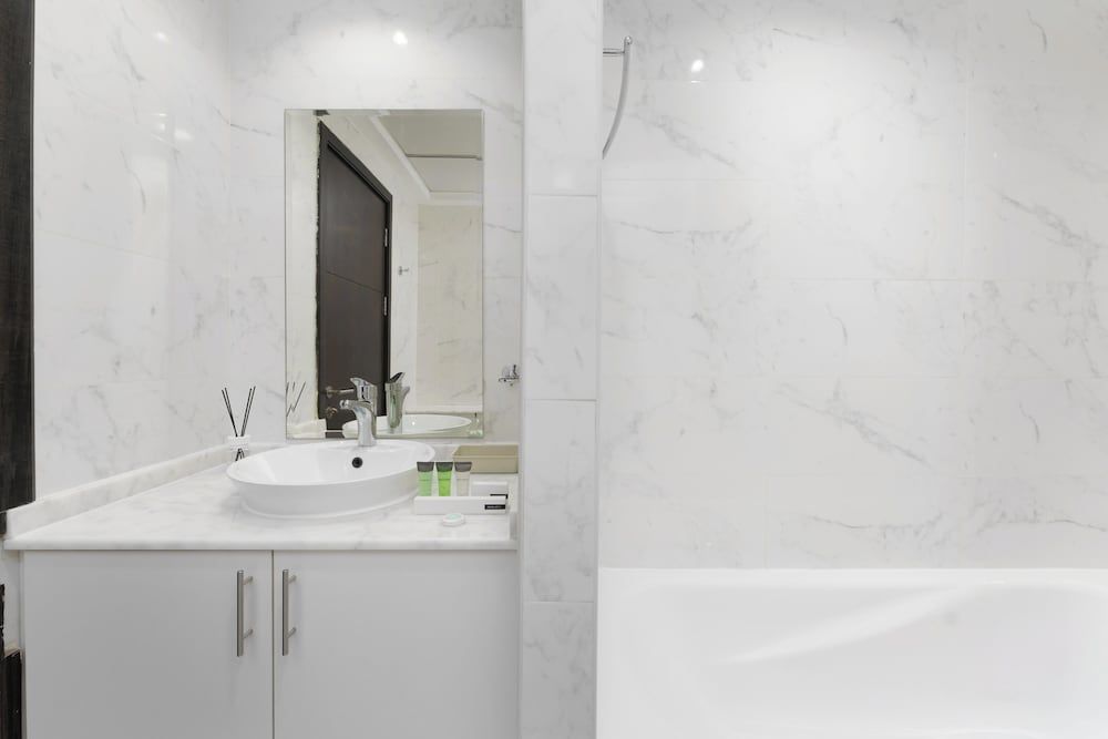 Marco Polo - Stylish & Spacious 2 BR with Marina + City Views Comfort Apartment 13