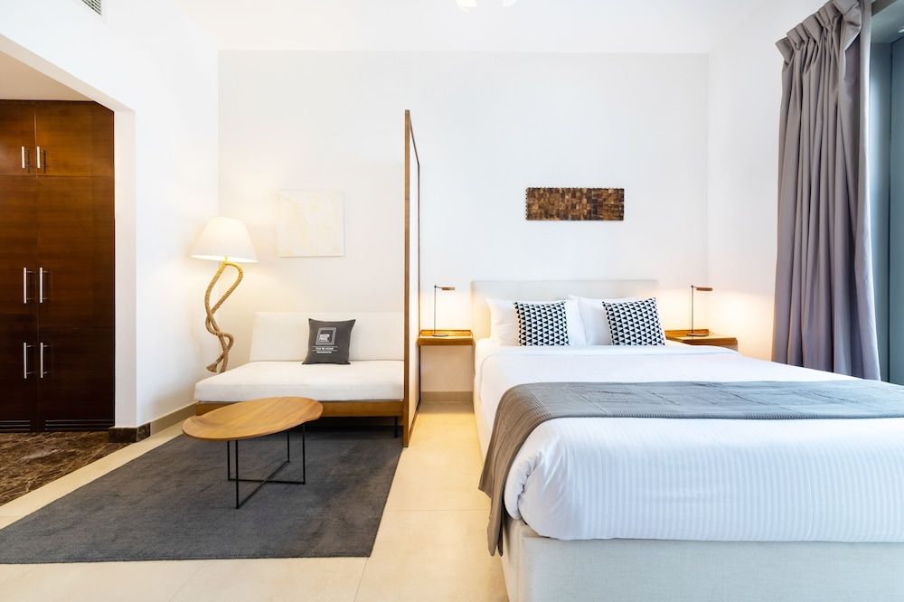 undefined Maison Privee - Sparkle Towers 5