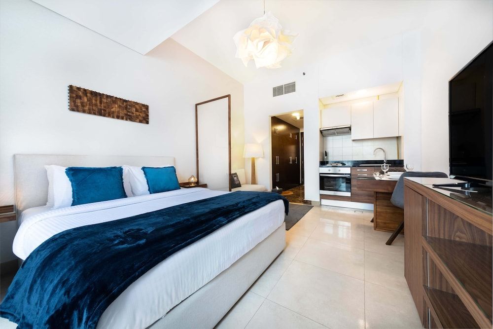 undefined Maison Privee - Sparkle Towers 7