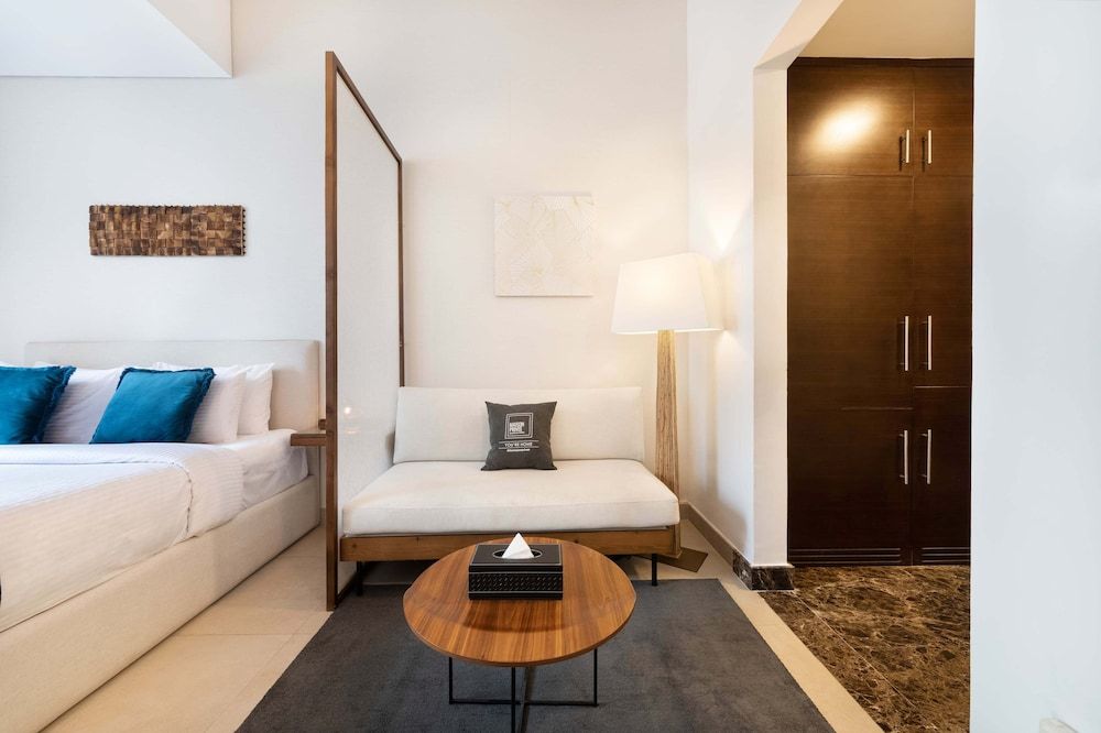 undefined Maison Privee - Sparkle Towers 8