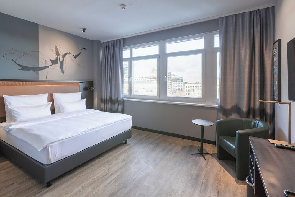 TITANIC Comfort Kurfürstendamm Standard Double Room, 1 King Bed