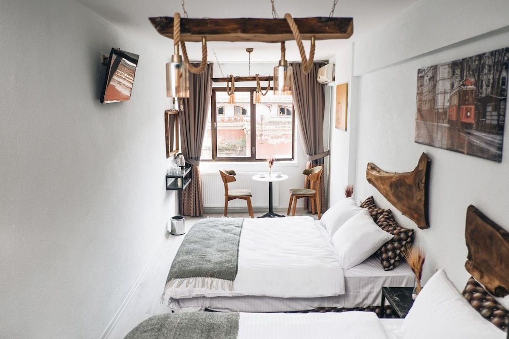 undefined Pandan Karakoy Suit