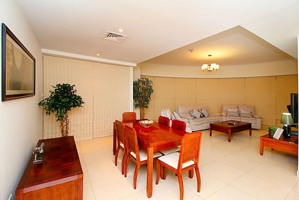 undefined R&H Cluster Q Saba 4