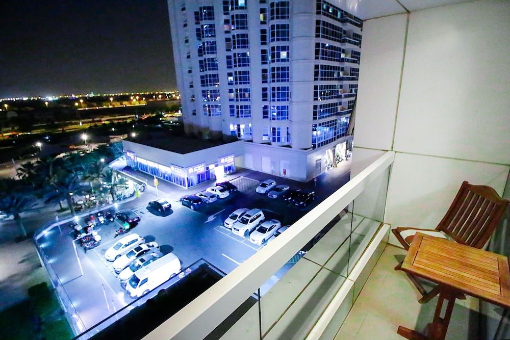 undefined R&H Cluster Q Saba 8