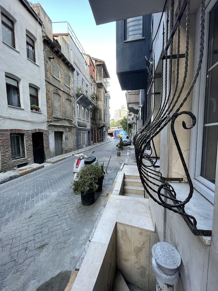 undefined Taxim Starlight Hotel