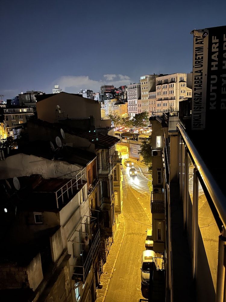 undefined Taxim Starlight Hotel 2