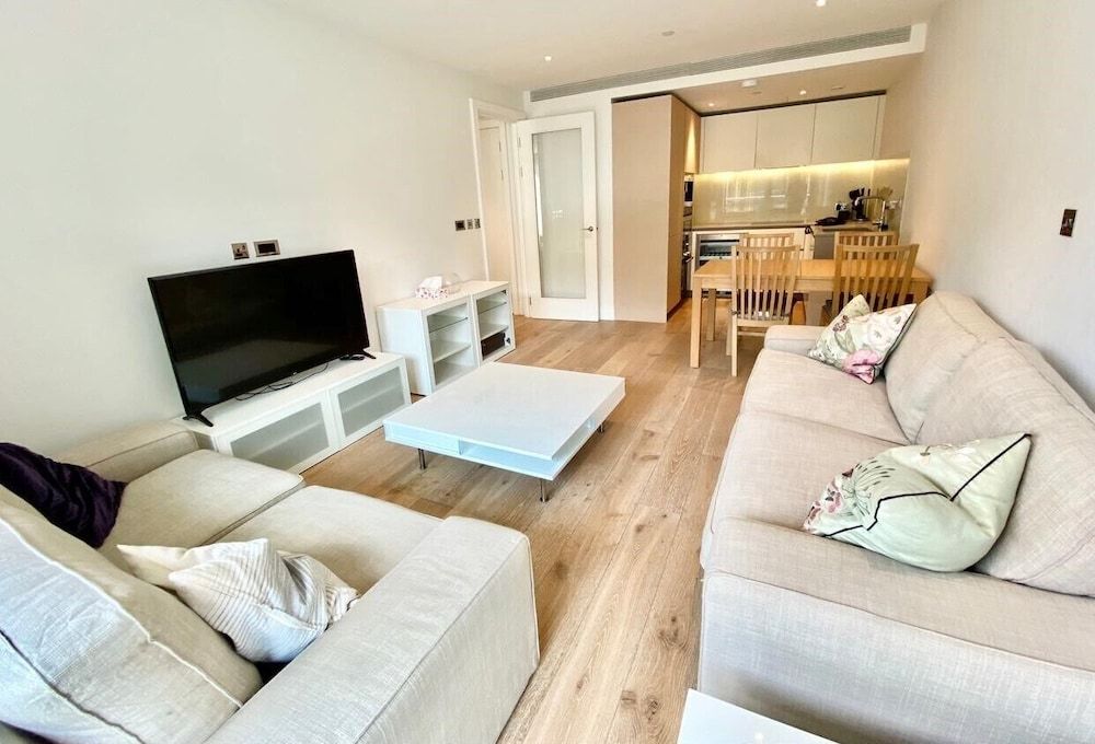 Stylish 2 Bed Flats Near US Embassy Apartment, Ensuite (Vauxhall Properties) 13